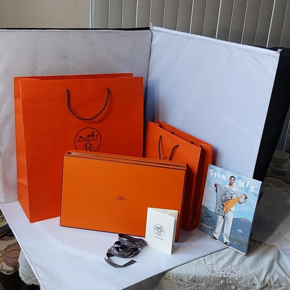 HERMÈS PARIS‎ BAGS & BOX CLOSET STORAGE /ORGANIZER